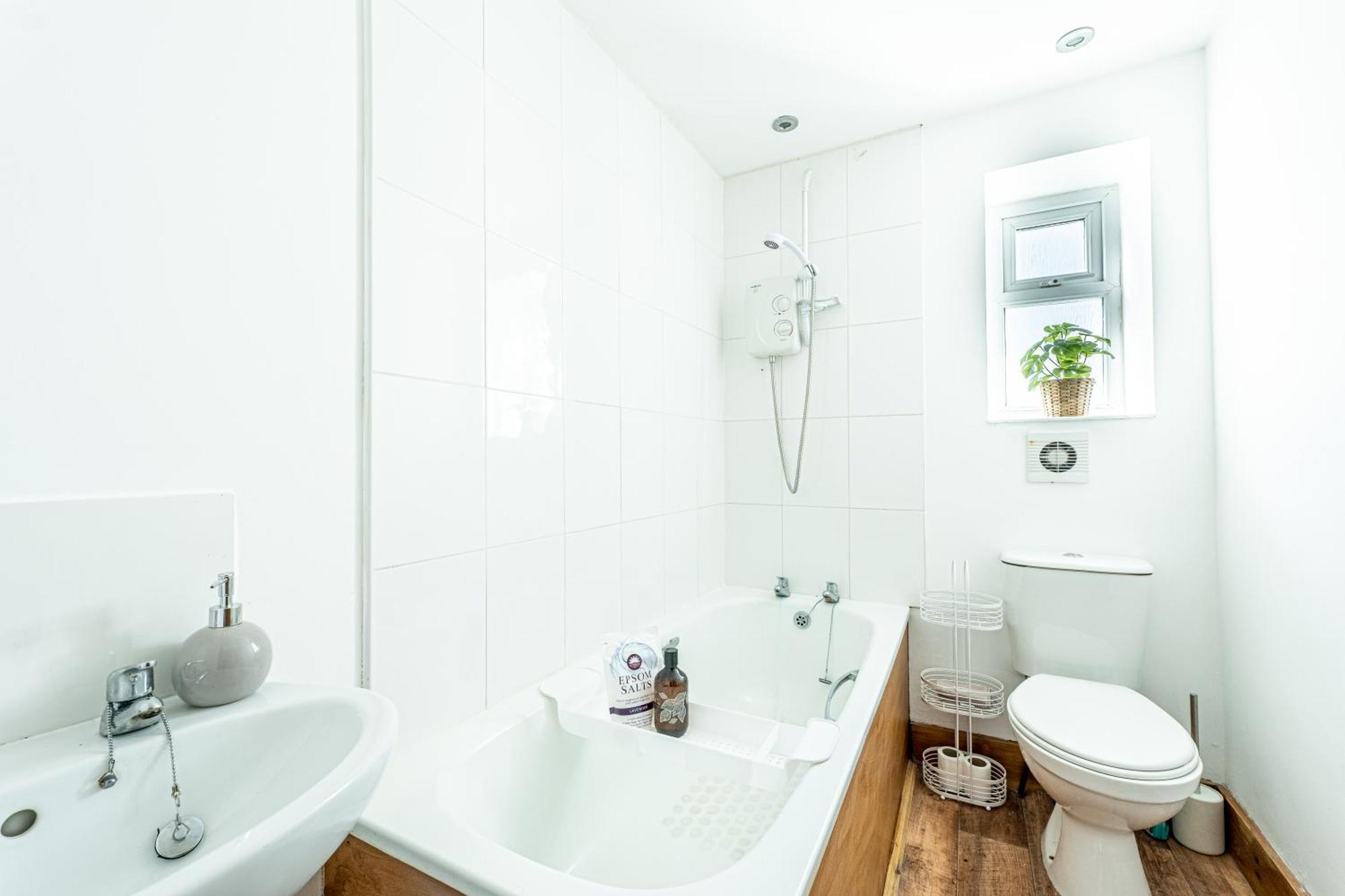 Seaside Retreat In Folkestone Apartment ภายนอก รูปภาพ