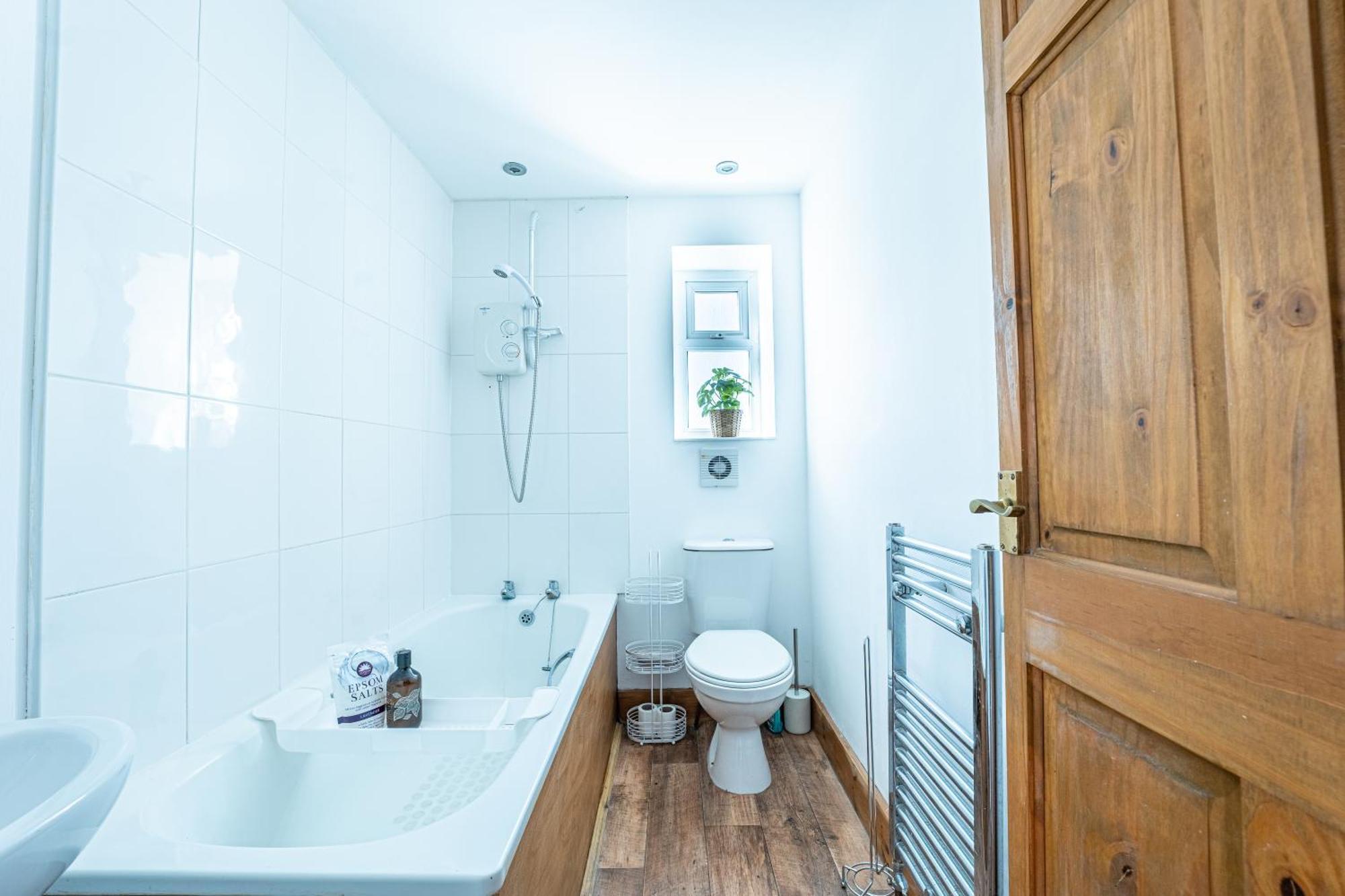 Seaside Retreat In Folkestone Apartment ภายนอก รูปภาพ